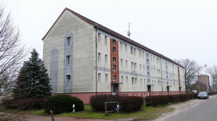 Dömitz will in diesem Wohnblock acht Wohnungen für Flüchtlinge anbieten.