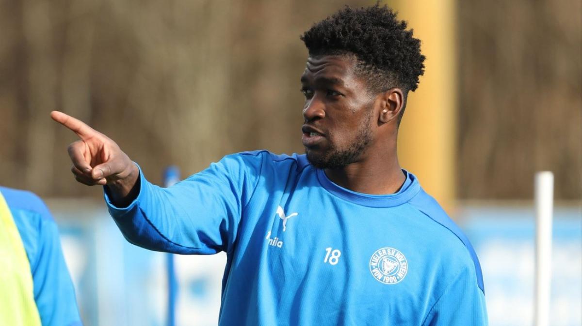 Uch yalangoch qiz video Onlayn squirting orgazmlar toplami