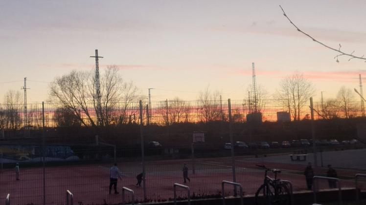 Ein schöner Sonnenuntergang kann für einen schlechten Tag entschädigen. Ein schöner Sonnenuntergang kann für einen schlechten Tag entschädigen.