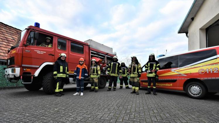 Ein Löschgruppenfahrzeug 8-6 von 1995 und ein Mannschaftstransportwagen von 2019 gehören zum Fuhrpark der Feuerwehr Roggendorf.
