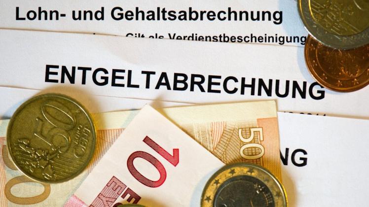Auch 30 Jahre nach der Wende fallen die Löhne in den neuen Ländern noch immer niedriger aus. Auch 30 Jahre nach der Wende fallen die Löhne in den neuen Ländern noch immer niedriger aus.