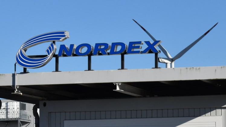 Der Windkraftanlagen-Hersteller Nordex schließt sein Rotorblatt-Werk in Rostock. Ende Juni ist für die 600 Mitarbeiter endgültig Schluss. Der Windkraftanlagen-Hersteller Nordex schließt sein Rotorblatt-Werk in Rostock. Ende Juni ist für die 600 Mitarbeiter endgültig Schluss.