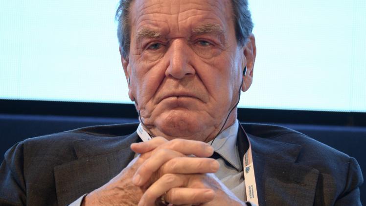 Altkanzler Gerhard Schröder gibt die Ehrenbürgerwürde der Stadt Hannover zurück. Altkanzler Gerhard Schröder gibt die Ehrenbürgerwürde der Stadt Hannover zurück.