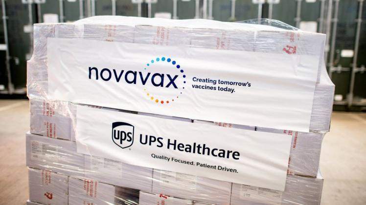 1400 Dosen Novavax sollen die Impfzentren in Schwerin zunächst bekommen. Die Terminvergabe verlief zunächst schleppend.