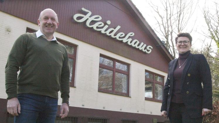 Neue Betreiber mit vielen Ideen: Gerd und Emilia Looft-Böttiger wollen das „Heidehaus“ in „Der Landhoof“ umbenennen.