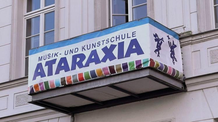 Neben der staatlichen Anerkennung als Musikschule ist die Schweriner Einrichtung „Ataraxia“ nun auch eine zertifizierte Jugendkunstschule.