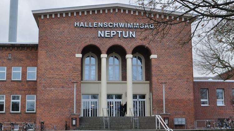 Das Neptun in Rostock ist wieder für öffentliches Schwimmen gesperrt. Das Neptun in Rostock ist wieder für öffentliches Schwimmen gesperrt.