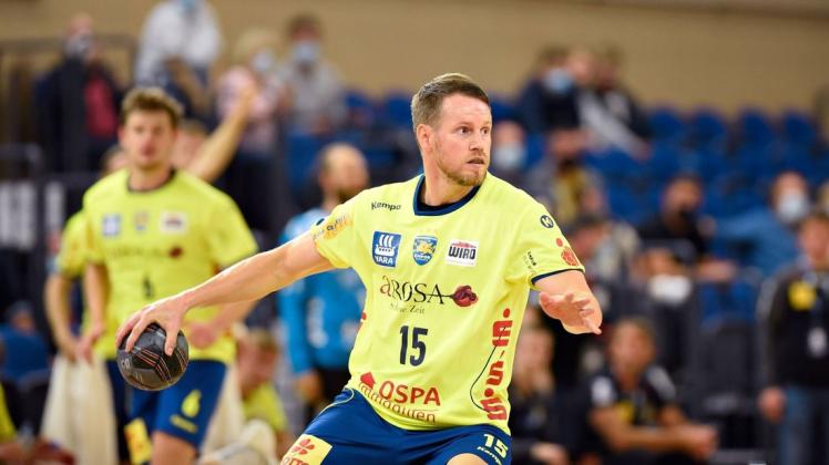 Tim Völzke steht nach dreimonatiger Verletzungs- und Corona-Pause vor seinem Comeback beim HC Empor. Am Mittwoch haben die Rostocker ab 19 Uhr die Rimpar Wölfe zu Gast in der Stadthalle. Tim Völzke steht nach dreimonatiger Verletzungs- und Corona-Pause vor seinem Comeback beim HC Empor. Am Mittwoch haben die Rostocker ab 19 Uhr die Rimpar Wölfe zu Gast in der Stadthalle.