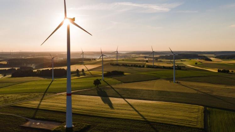 Im Plater Energiepark sollen sich zukünftig acht Windräder, ähnlich wie hier zu sehen, drehen.