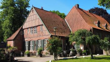 Im Haus der Priörin (links) lebte früher die Stiftsleiterin. Das angrenzende Südhaus gehört zum ursprünglichen Kloster-Geviert.