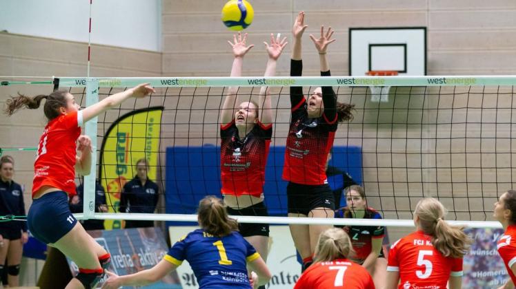 Stark auch in der Blockarbeit: Die erfahrenen VCO-Spielerinnenn  (von links) Rebecca Land und Christine Schwarz.

v.li. Land, Rebecca (VCO) und Schwarz, Christina (VCO)