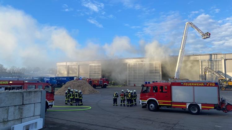 Mehrere Feuerwehren rückten zu einem Einsatz in Nordhorn aus.