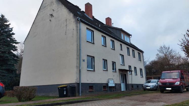 In diesem Mehrfamilienhaus lebt nur noch eine Person: Käthe Arszol.