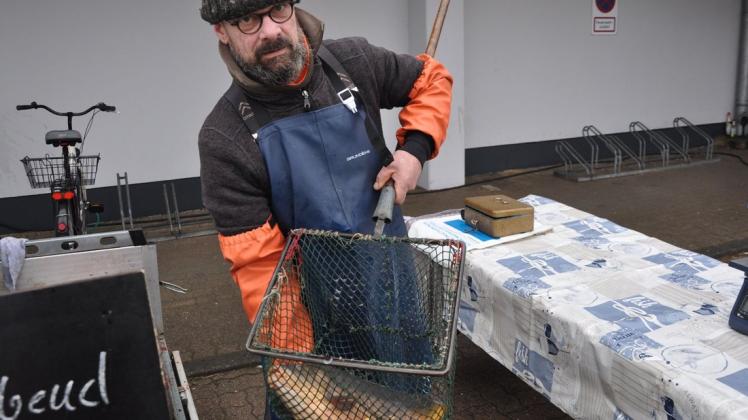 Fischer Harald Hagemeister ist der Herr der Forellen und Karpfen. Fast 25 Jahre lang betreibt er das Geschäft mit den Fischen.