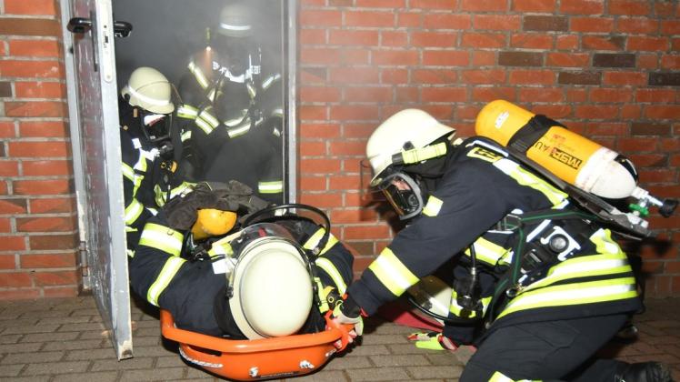 Die Veelbökener Feuerwehr traf sich zuletzt zur Einsatzübung am Gerätehaus.