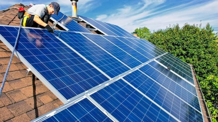 Photovoltaik auf dem eigenen Dach - das kann sich wirtschaftlich lohnen und die Umwelt schonen.