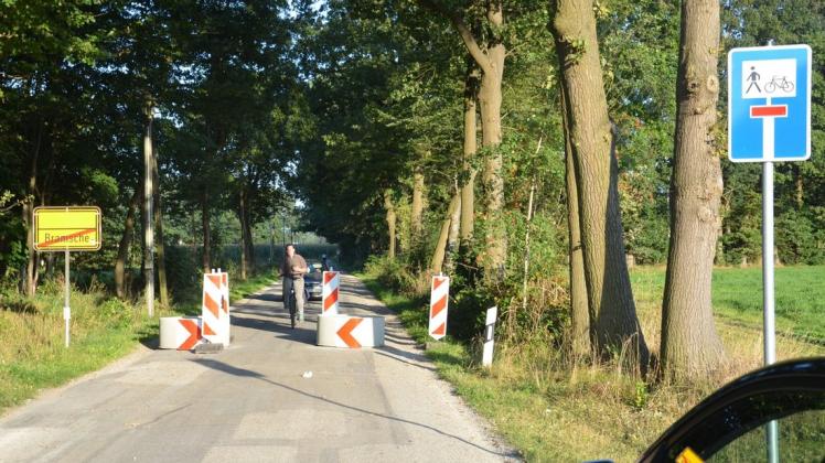 Durchfahrt verboten an der Varusstraße: Fahrradfahrer dürfen durch, Autofahrer nicht.