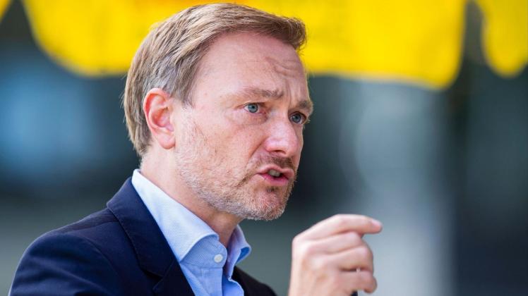 FDP-Chef Christian Lindner könnte bei Koalitionsverhandlungen der Königsmacher werden. Doch über ein mögliches Bündnis mit SPD und Grünen spricht er ungern und zieht rote Linien.