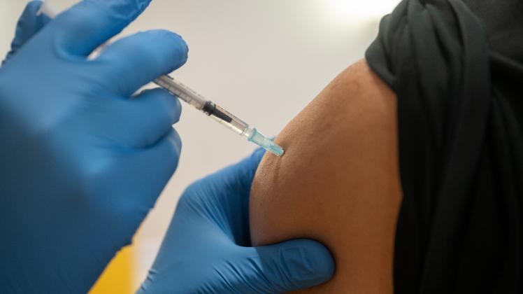 Beschäftigte im Pflege- und Gesundheitsbereich mussten bis zum 15. März einen Nachweis über ihren Impf- oder Genesenenstatus oder einen ärztlichen Attest vorlegen. 