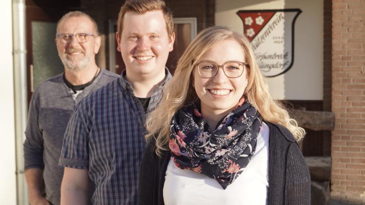 In Kerßenbrock-Küingdorf haben Präsident Hermann-Josef Witte sowie König Matthias Klocke und Königin Luisa Strubberg (von links) richtig Lust auf ein gelungenes Schützenfest mit allem Pipapo. In Kerßenbrock-Küingdorf haben Präsident Hermann-Josef Witte sowie König Matthias Klocke und Königin Luisa Strubberg (von links) richtig Lust auf ein gelungenes Schützenfest mit allem Pipapo.