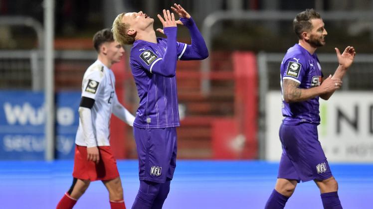 Sören Bertram fällt wegen einer Knieverletzung länger aus. Fußball - 3. Liga - 26. Spieltag - FC Viktoria Köln - VfL Osnabrück am 14.02.2022 im Sportpark Höhenberg in Köln Sören /
