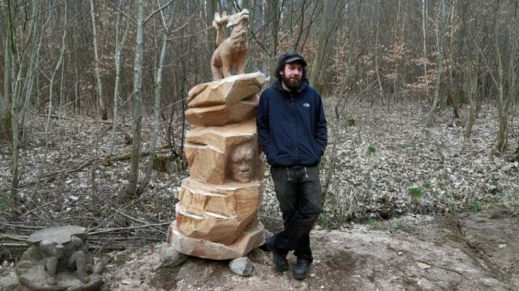 Doch etwas mehr Arbeit als gedacht: Aber nun ist Künstler Timo Milke fertig mit dem Hirsch und zufrieden.