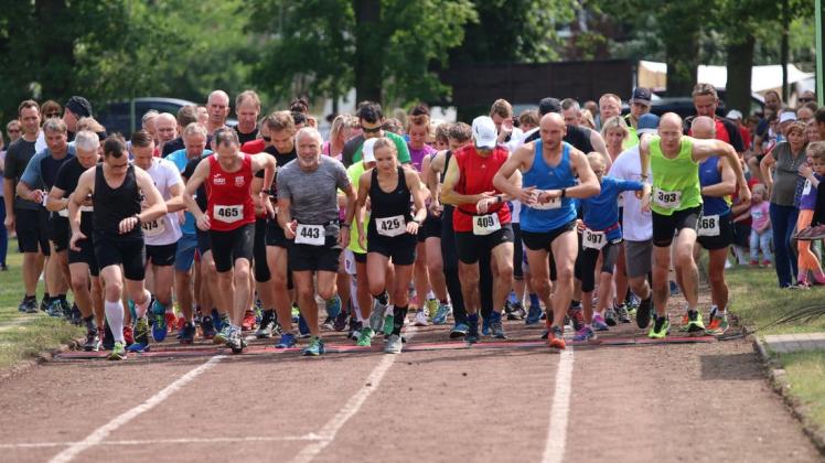 Noch halten die Sportler den Vereinen die Treue und hoffen, bald wieder trainieren und bei Wettkämpfen - wie hier beim Sportfest in Lanz - starten zu können.
