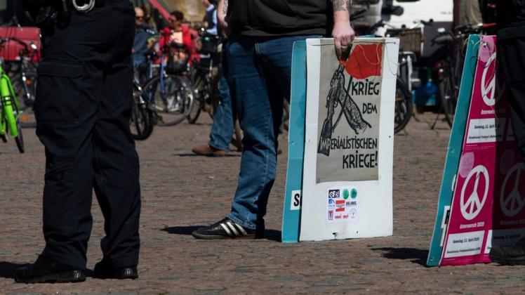 Ein traditioneller Ostermarsch von Friedensaktivisten ist in diesem Jahr nicht möglich. Dennoch rufen die Veranstalter die Menschen auf, nicht zu schweigen (Archivfoto)