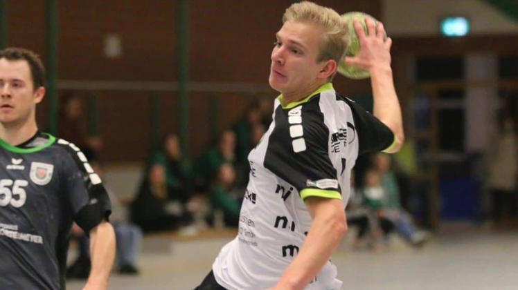 Bleibt dem Handball-Verbandsligisten TV Neerstedt treu: Linksaußen Christoph Steenken.