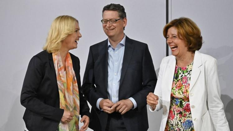 Die drei Interimsvorsitzenden Schwesig, Schäfer-Gümbel und Dreyer, werden noch bis Dezember die SPD führen. Foto: AFP/Tobias SCHWARZ