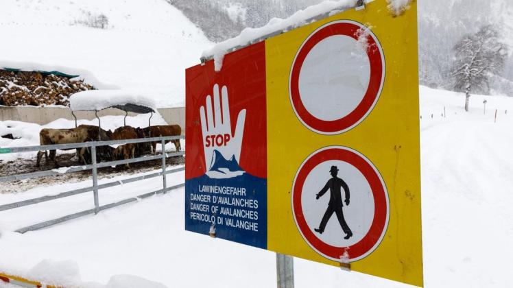 Warnung vor Lawinengefahr in Schladming in Österreich. Foto: dpa/Expa/Martin Huber