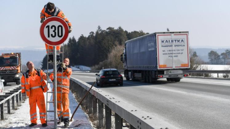 Die Hälfte der Deutschen spricht sich laut einer ARD-Umfrage für eine Geschwindigkeitsbegrenzung aus. Foto: dpa/Patrick Seeger