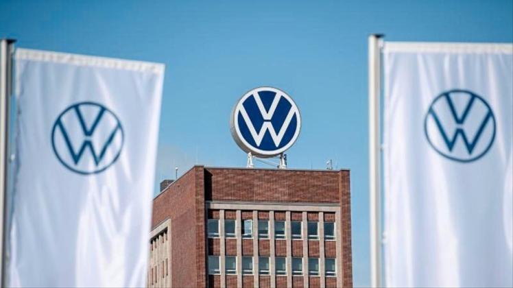 Der Vorwurf der Marktmanipulation unter anderem gegen Konzernchef Herbert Diess war eines der Themen der Betriebsversammlung am VW-Stammsitz in Wolfsburg. 