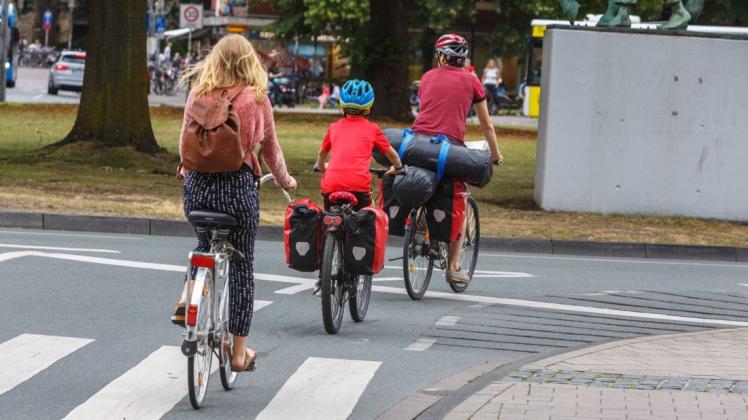 Die Sonne strahlt, der Sommer bricht an: Und damit die Saison für Fahrraddiebe. Wie sich Fahrradfahrer am besten schützen können, verrät die Polizei in Stuhr.