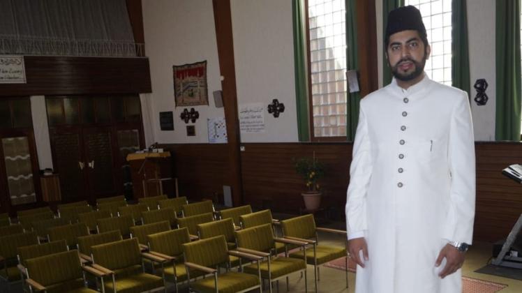 Der Saal der Ahmadiyya-Gemeinde kann derzeit nur wenigen Menschen Platz bieten – wegen der Corona-Krise. Imam Syed Salman Shah versucht, viel Glaubensarbeit per Online-Schalte zu lösen (Archivfoto).
