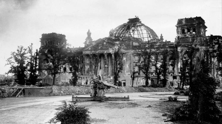 Das stark beschädigte Berliner Reichstagsgebäude zum Kriegsende. Am 08. Mai jährt sich zum 75. Mal das Ende des Zweiten Weltkrieges und die Befreiung vom Nationalsozialismus.
