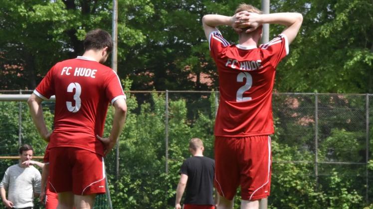 Der FC Hude III erkämpfte sich den ersten Sieg, ist aber immer noch Letzter. Archivfoto: Daniel Niebuhr Der FC Hude III erkämpfte sich den ersten Sieg, ist aber immer noch Letzter. Archivfoto: Daniel Niebuhr