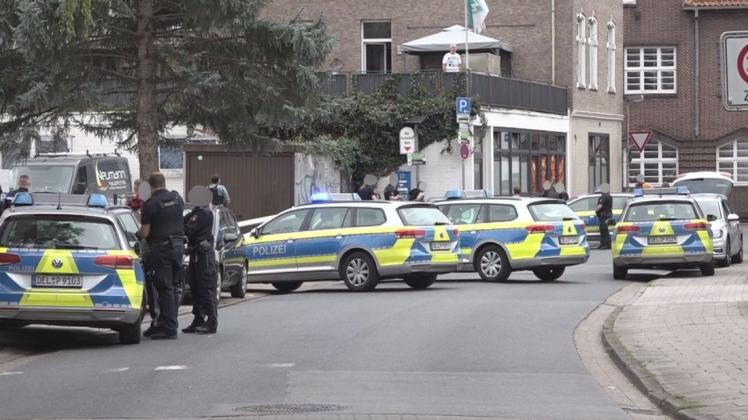 Mit einem großen Kräfteaufgebot kam die Polizei zum Einsatzort an der Lutherstraße. Foto: Nonstopnews