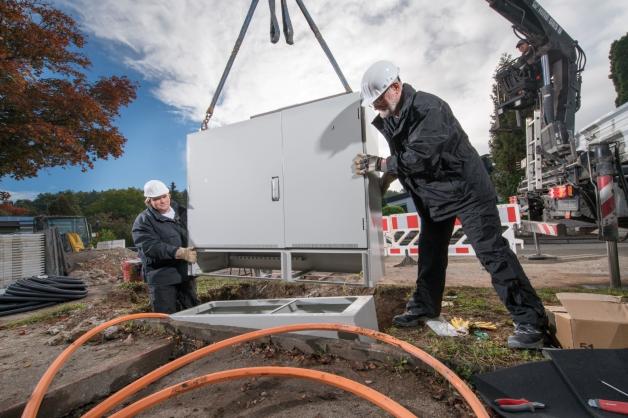 In Leerrohren werden die Glasfasern ins Haus gebracht. In Leerrohren werden die Glasfasern ins Haus gebracht.
