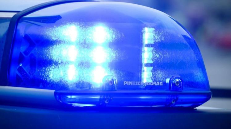 Die Polizei ist am Mittwoch zu einem Unfall in Harbern I gerufen worden, bei dem eine Rennradfahrerin verletzt wurde. Symbolfoto: dpa Die Polizei ist am Mittwoch zu einem Unfall in Harbern I gerufen worden, bei dem eine Rennradfahrerin verletzt wurde. Symbolfoto: dpa