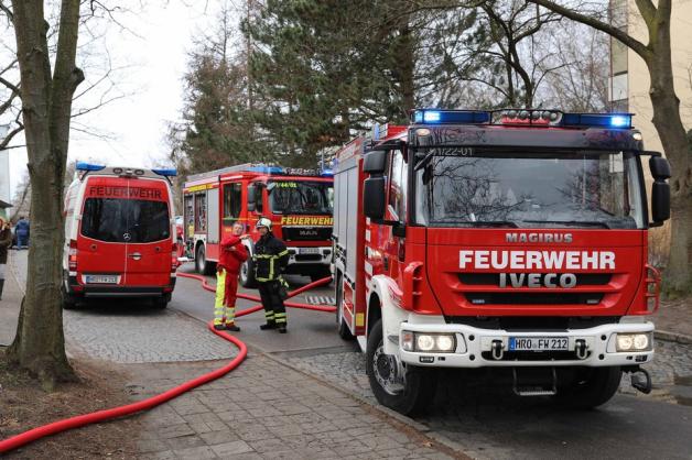 Die Feuerwehr rückte mit einem Großaufgebot an. Die Feuerwehr rückte mit einem Großaufgebot an.