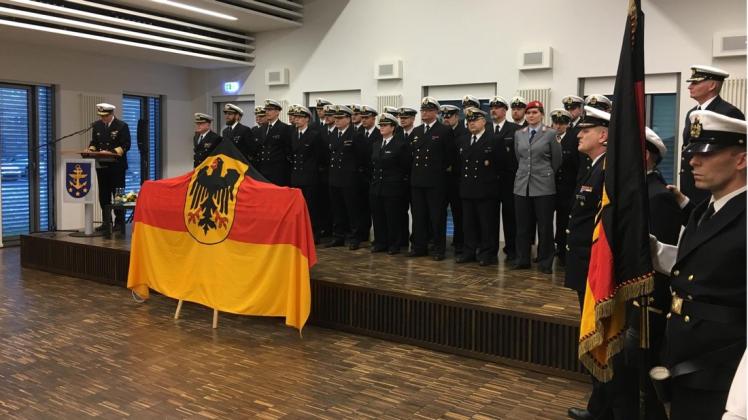 Die Deutsche Marine feiert die Inbetriebnahme ihres neuen Führungszentrums in der Rostocker Hanse Kaserne.
