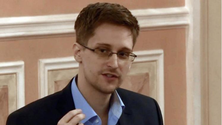 Die Philosophische Fakultät der Uni Rostock will Edward Snowden die Ehrendoktorwürde verleihen - Uni-Rektor Prof. Wolfgang Schareck hat dagegen sein Veto eingelegt. Nun liegt der Fall beim OVG Greifswald.