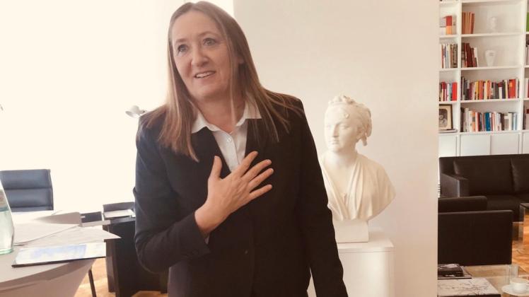 Frauenförderung ist Gabriele Andrettas Herzenssache: Davon zeugt auch die Büste von Dorothea Schlözer in ihrem Büro. Foto: Klaus Wieschemeyer