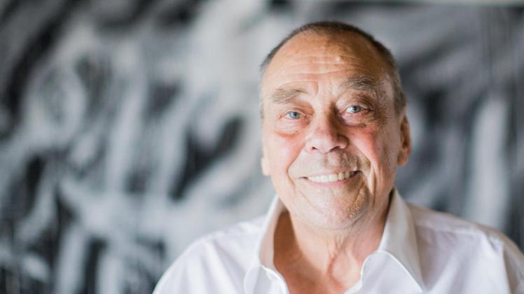 Dem Künstler Günther Uecker soll nahe der Rostocker Kunsthalle ein Anbau für seine Werke errichtet werden, der Uecker-Kasten. Das Projekt hatte im Vorfeld für Protest gesorgt. Anwohner fürchten um die grüne Idylle im Schwanenteichpark in Reutershagen.