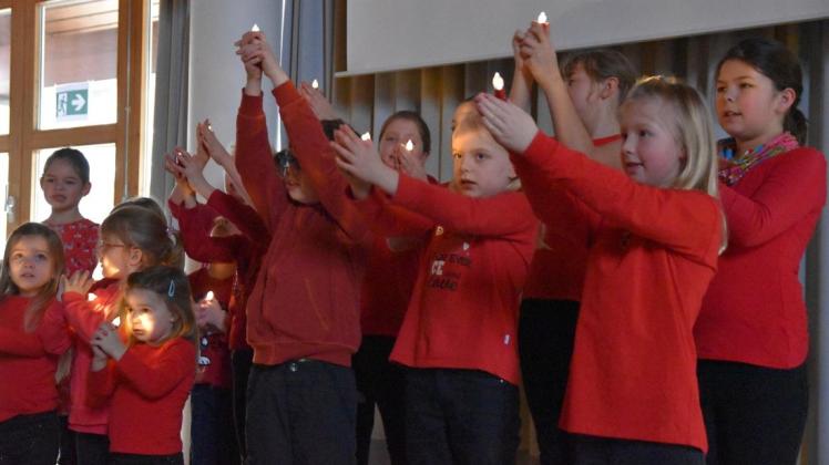 Auf der Jubiläumsfeier der Bürgerstiftung Stuhr am Sonntag, 13. Januar, trat auch der Chor "Kids mit Pfiff" aus Heiligenrode auf. Foto: Vincent Buß