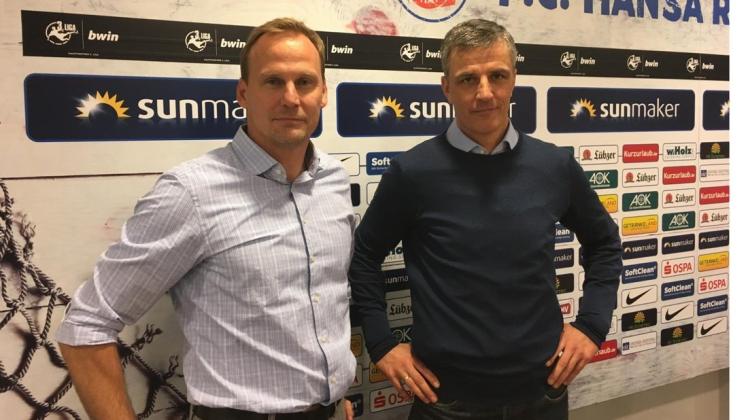 Die neue sportliche Hansa-Doppelspitze ist mit Trainer Jens Härtel (rechts) und Manager Martin Pieckenhagen komplett. 