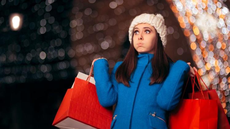 Geschenke gehören für viele zum Weihnachtsfest dazu. Doch damit diese auch rechtzeitig unter dem Baum landen, bricht vielerorts Stress aus. Symbolfoto: Colourbox