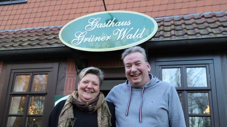 
Zurück im „Grünen Wald“: Nicole und Martin Cürten eröffnen am 1. April das Gasthaus in Ankum-Tüting, das nun ein Vierteljahr leer stand.