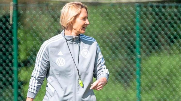 Freut sich auf den WM-Auftakt mit den deutschen Fußball-Frauen: Bundestrainerin Martina Voss-Tecklenburg. 